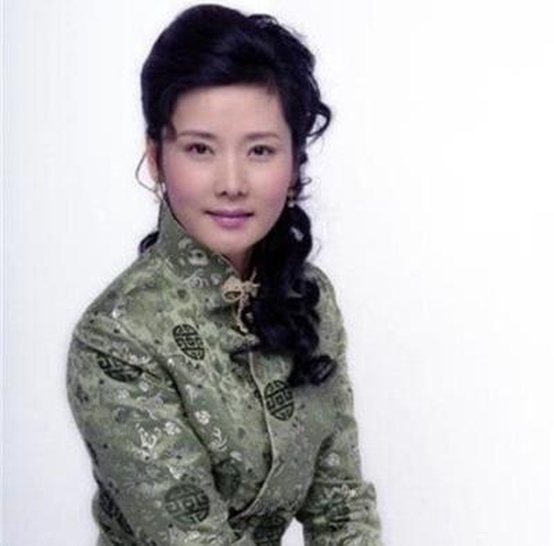 何赛飞